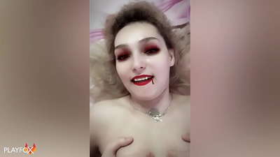 İvan Helsing sərt seksual vampiri sikir və onun eşşəyinə minir